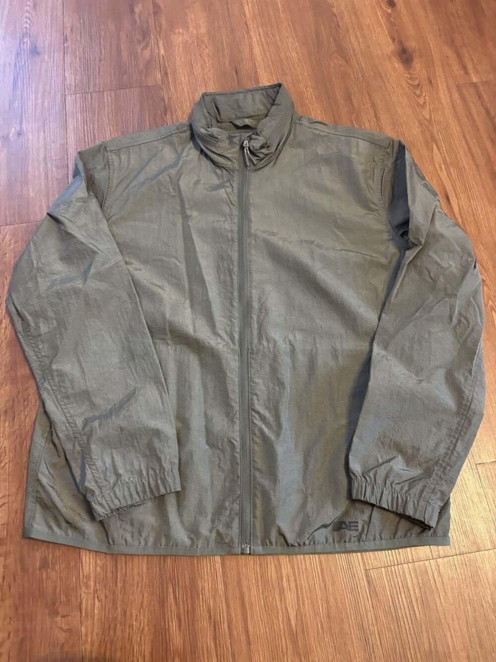 American Eagle Men’s Size M Lightweight Windbreaker Jacket Full Zip Olive Green